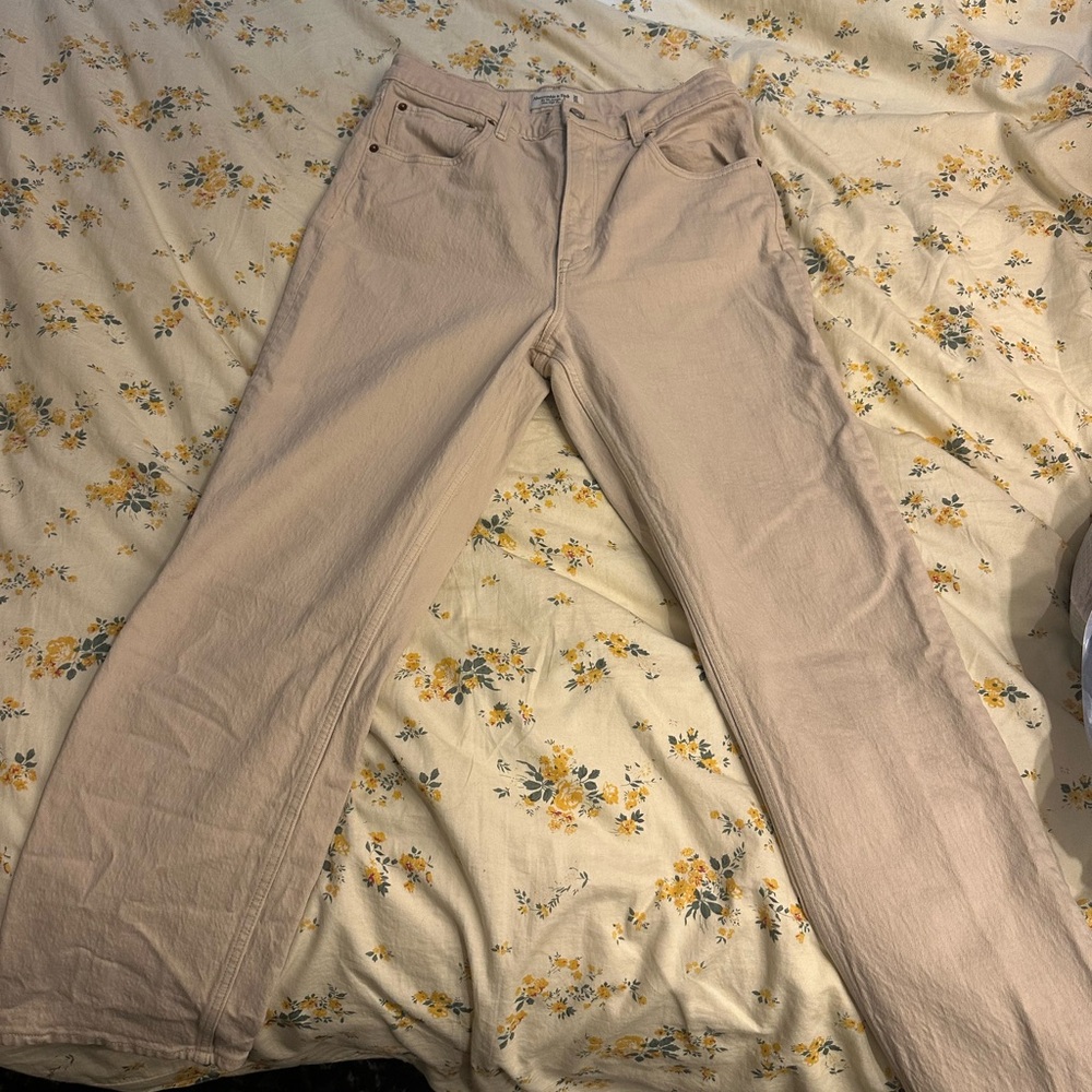 Abercrombie & Fitch Women's 90s high rise jeans - NWOT